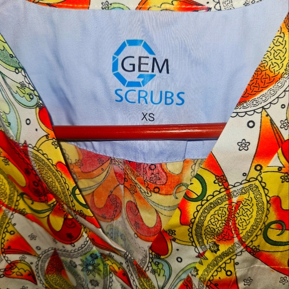 Scrubs top both for 20 - Picture 2 of 5